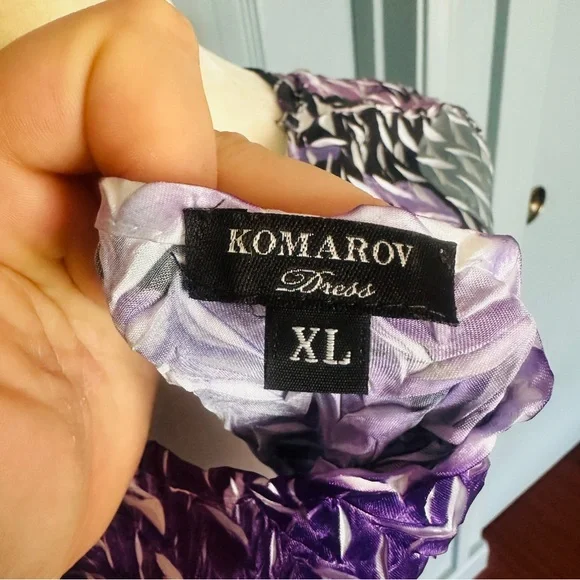 NEW Komarov V-Neck 3/4 Bell Sleeve Floral Print Mixed Media Aline Midi Dress - Picture 12 of 14